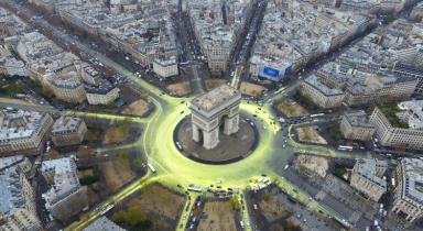 Der Triumphbogen in Paris - hier gelang 2015 der Durchbruch für ein neues Klimaabkommen