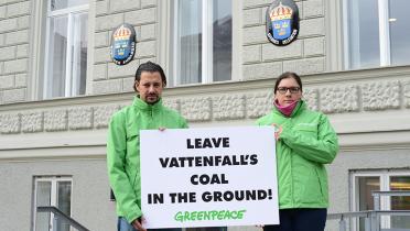 Protest gegen Vattenfall-Deal vor Schwedens Konsulat in Österreich