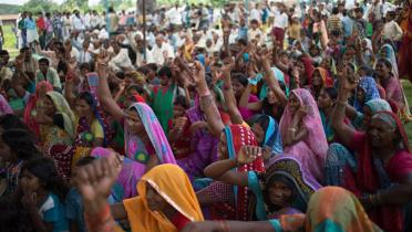 Bewohner der anliegenden Dörfer demonstrieren gegen die Mahan-Abholzung