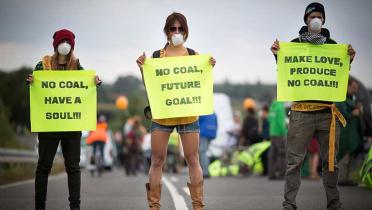 23.08.2014: Drei Teilnehmer der internationalen Menschenkette gegen Kohle