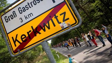 23.08.2014: 7500 Menschen aus 27 Ländern bilden Hand in Hand über die deutsch-polnische Grenze hinweg eine Kette gegen Kohle