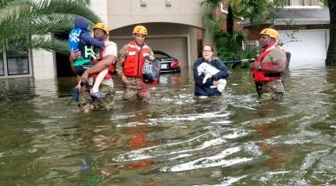 Flutopfer von Hurrikan Harvey werden in Texas evakuiert