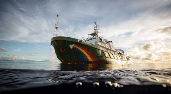 Das Greenpeace Schiff Esperanza (Hoffnung) auf Expedition im Indischen Ozean (2016)