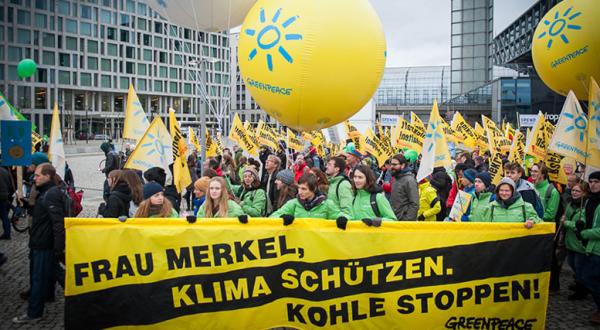 17000 Demonstranten bei Klima-Demo in Berlin