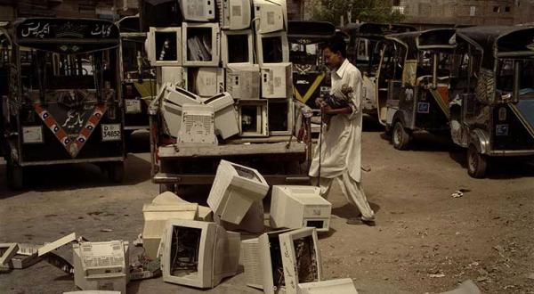 Ausgemusterte Computermonitore in Karachi/Pakistan, 14. August 2008