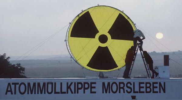 Greenpeace-Aktion am Atommüll-Lager Morsleben am 17. August 1993
