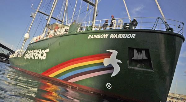 Das neue Greenpeace-Schiff Rainbow Warrior am 14. Dezember 2011 in Barcelona, Spanien