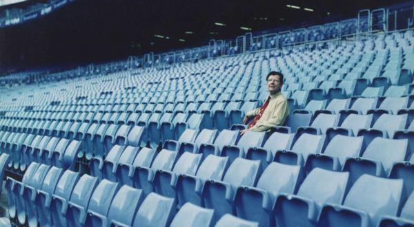 Sitzreihen im Olympia-Stadium in Sydney, Juni 2000.