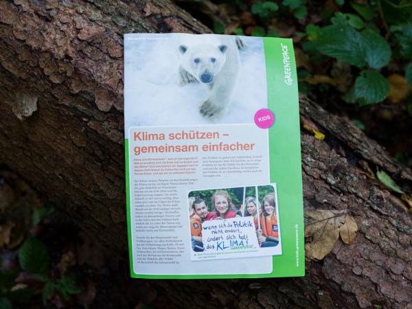 Greenpeace-Greenteams treffen sich im schleswig-holsteinischen Lübeck, um über Klimawandel, Umweltschutz und die Rolle des Waldes in der Welt zu diskutieren. Das Treffen im Stadtwald ist Teil des Projekts "Kids for Earth" und steht unter dem Motto: "Jeder Baum zählt! Wälder als Klimaschützer", zu dem die Kinder einige Bäume pflanzten.