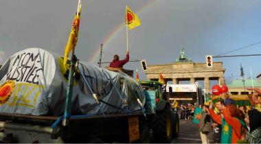 Trecker-Demo vor dem Brandenburger Tor