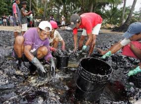oil spill cleaning Philippines