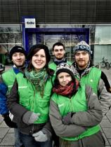 Greenpeace-Aktivisten vor der EnBW-Zentrale in Karlsruhe