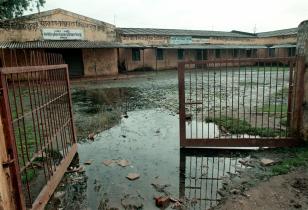 Das verlassene Pestizidwerk in Bhopal 1999