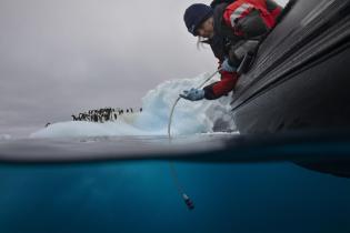 eDNA-Probenahme in der Antarktis