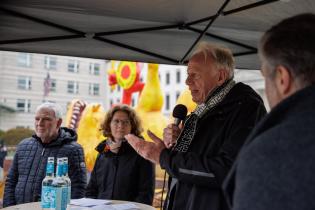 Shut Down of Nuclear Power Plants: AKW Dinosaur in Berlin