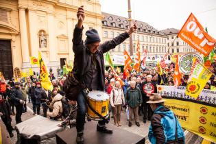 Greenpeace and BUND Naturschutz celebrate nuclear phase-out in Munich