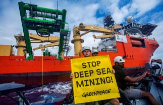 Activists Disturb Deep Sea Mining Test As Operations Re-start in Pacific - PRESS Collection