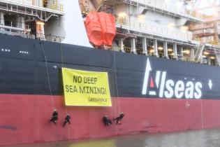 "No Deep Sea Mining" – Action in Rotterdam