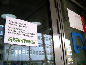 Mahnlichter vor dänischen Botschaften