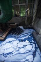 Abwässer aus einer Denim-Wäscherei in Xintang.