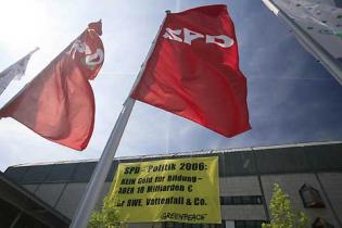 Greenpeace protestiert auf dem SPD-Landesparteitag