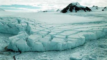 Antarktis: brüchiges Schelfeis