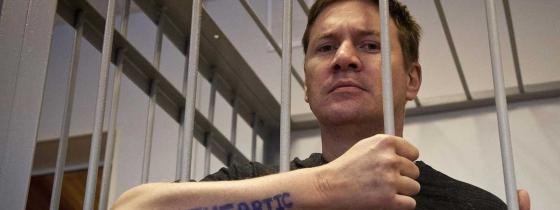 Greenpeace-Aktivist Anthony Perrett bei der Anhörung in Murmansk, 16.10.2013