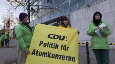 Aktion gegen Atomkraft vor der CDU-Parteizentrale 10/28/2010