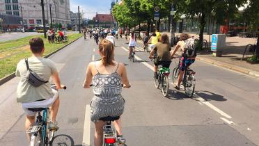 Radfahrer von hinten in Berlin