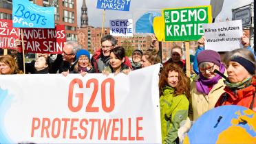 Aktionsbild von Vertretern der Zivilgesellschaft vor dem G20-Gipfel in Hamburg