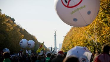Siegessäule mit Anti-TTIP-Ballons