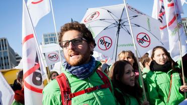 Aktivist bei TTIP-Demo
