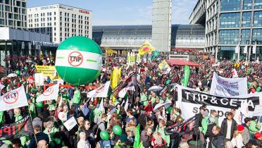 Demo am Berliner Bahnhofsvorplatz