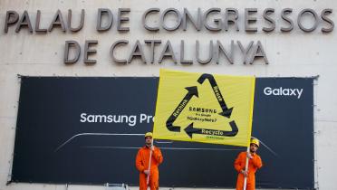 Aktion in Barcelona vor Kongressgebäude