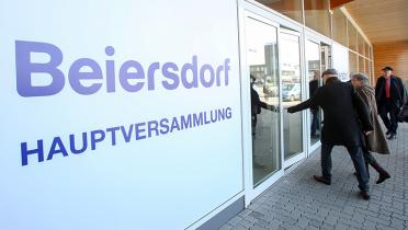 Eingang zur Hauptversammlung von Beiersdorf