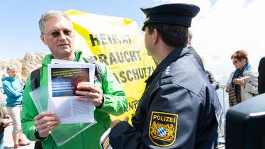 Greenpeace-Sprecher Christoph von Lieven auf der Zugspitze