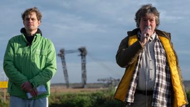 Greenpeace-Kampaigner Bastian Neuwirth (links) und Bauer Eckhardt Heukamp