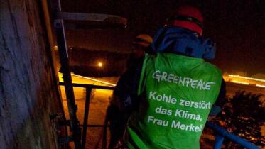 Banner Aktion am Kühlturm Jänschwalde. September 2009