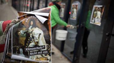 11. November 2016: Greenpeace-Aktivisten mit Plakaten, die Bundeswirtschaftsminister Sigmar Gabriel als Sonnenkönig Ludwig XIV. zeigen und dem Spruch: "Klimaschutz? Nicht mit mir"