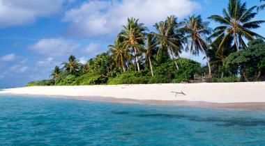 Strand von Mejato, eine der Marshall Islands