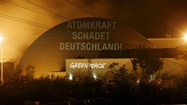 Greenpeace-Projektion am AKW Neckarwestheim 09/28/2010