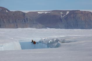 Greenpeace-Expedition in der Arktis, Forschungsfahrt mit dem Kajak, Juli 2009