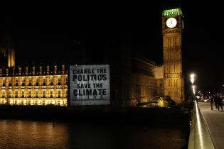 Greenpeace-Aktivisten übernachten auf dem Londoner Parlament, November 2009