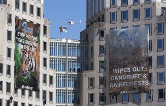 Protest am Procter and Gamble Hauptstiz, April 2014