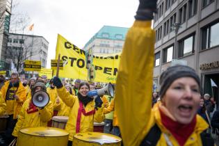 Greenpeace-Aktivisten bei der Anti-TTIP-Demo in Berlin