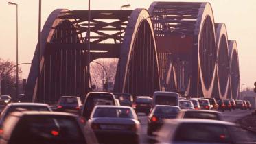 Berufsverkehr/Rush hour an den Elbbruecken in Hamburg, Dezember 1992