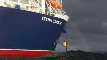 Greenpeace-Aktivisten am Chevron-Ölschiff Stena Carron im September 2010