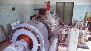 Turbinenraum im Wasserkraftwerk Schwaebisch Hall, Mai 2003
