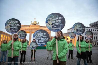 Greenpeace-Protest für raschen Umstieg auf 100 Prozent Erneuerbare Energien