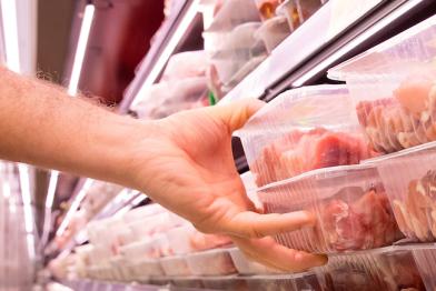 Billigfleisch im Regal